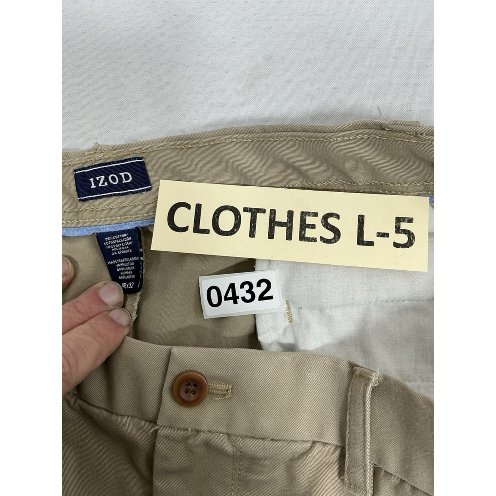 Mens Excellent Condition Izod Khaki Career Pants 48x32 Stretch Waist - Picture 3 of 6